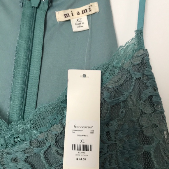 Francesca’s Romper - Picture 4 of 4